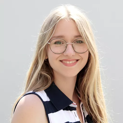 Aleksandra S. — Akademija Oxford Aleksandra S.