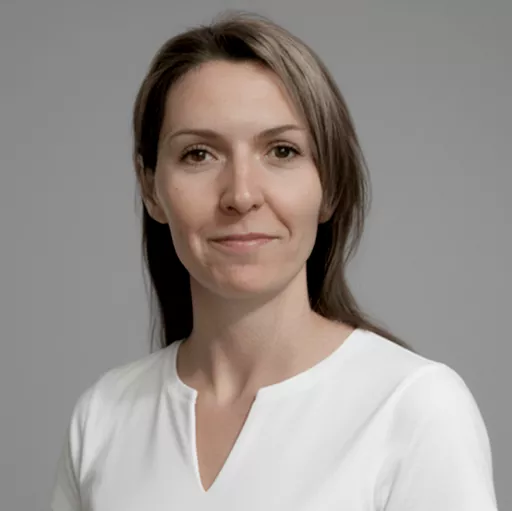 Anita B. — Profesor jezika u Akademiji Oxford Anita B.