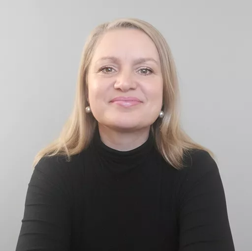 Liljana D. — Profesor jezika u Akademiji Oxford Liljana D.