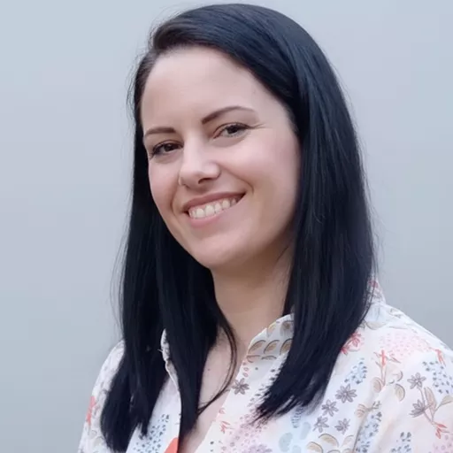 Neda J. — Profesor jezika u Akademiji Oxford Neda J.